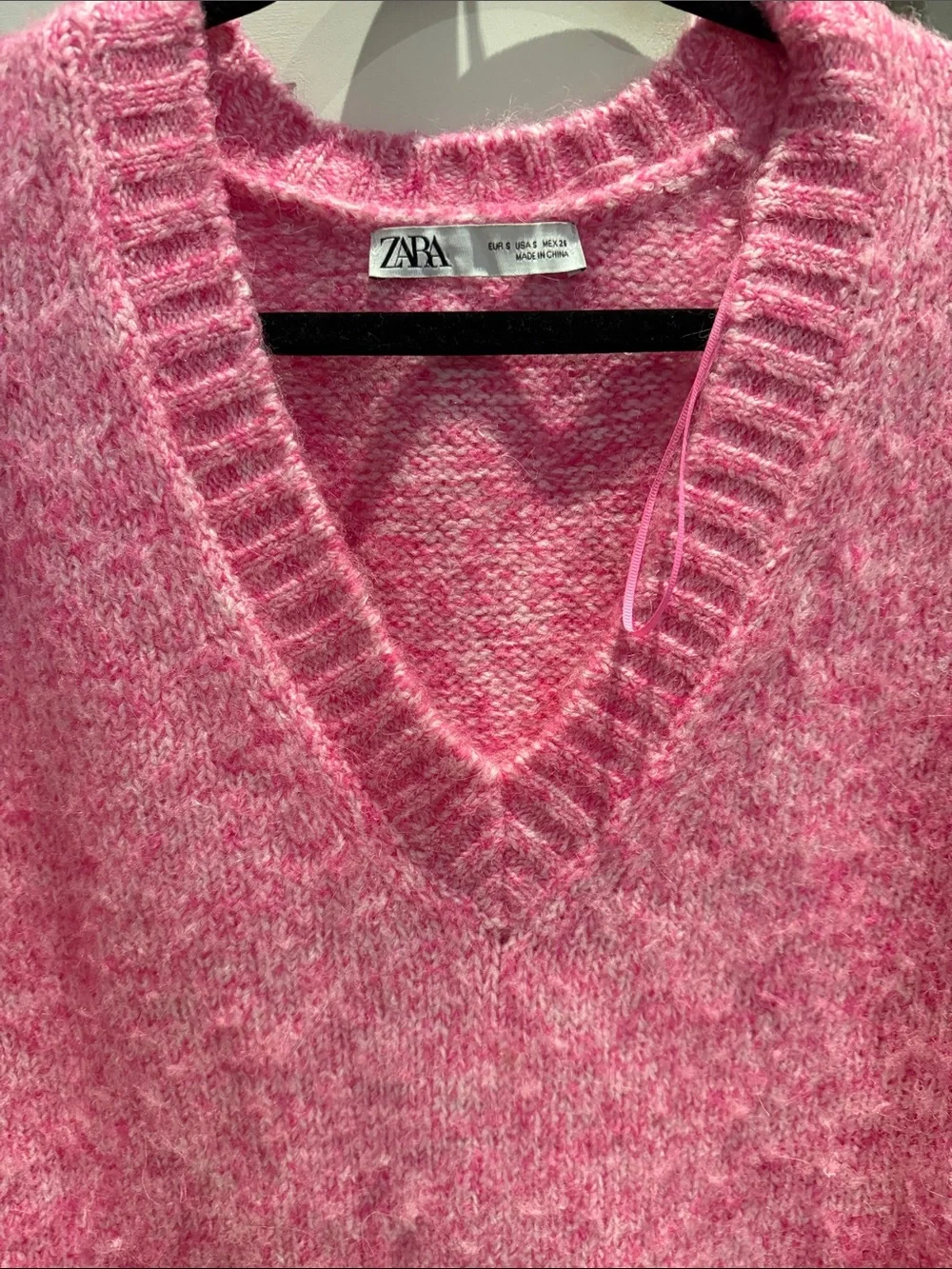 Zara Bright Pink V-Neck Knit Sweater - Picture 2 of 2